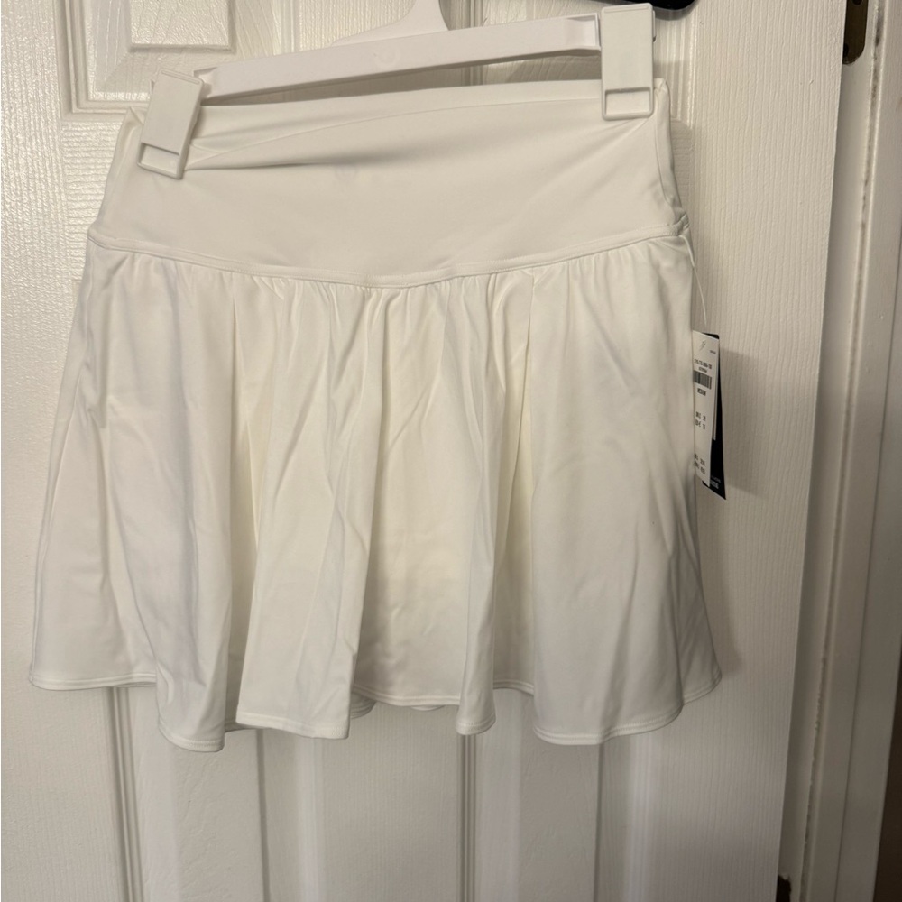 Gilly Hicks Active White Skortie